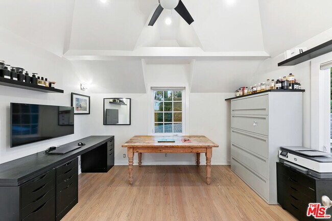 Building Photo - 1760 Nichols Canyon Rd