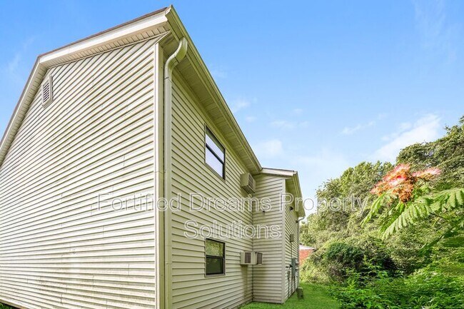Building Photo - 3980 Bradford Ct