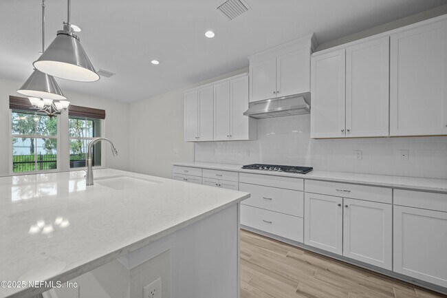 Building Photo - 23 Oak Pk Dr
