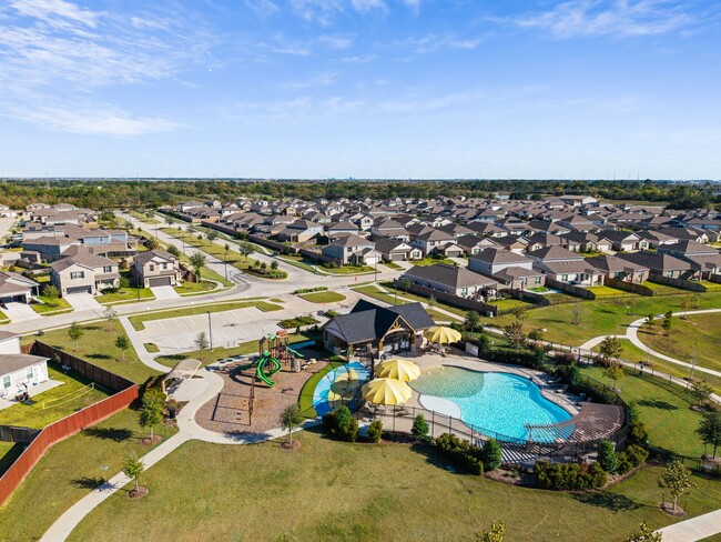 Building Photo - 5742 Aurora Grns Ln