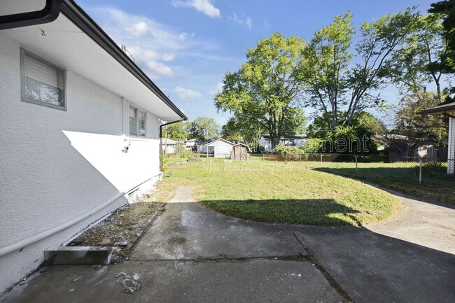 Building Photo - 1815 Woodcrest Rd