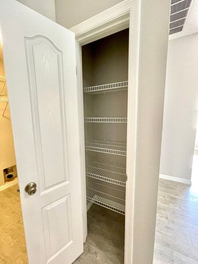 Building Photo - Gorgeous 3/2 Pool Home in Apopka's Parkside at Errol Estate!