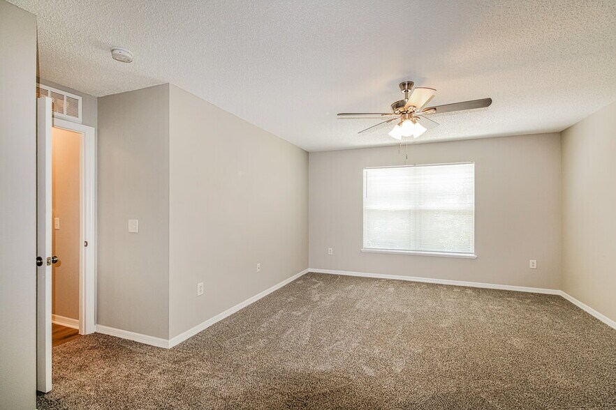 Building Photo - 6510 Hillview Rd