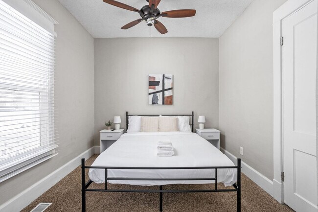 Building Photo - 325 N Bancroft St