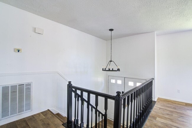 Building Photo - 402 Tresvant Dr