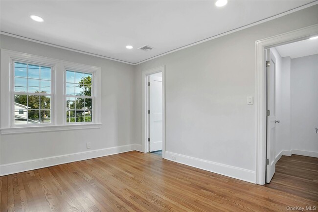 Building Photo - 92 Hillside Ave
