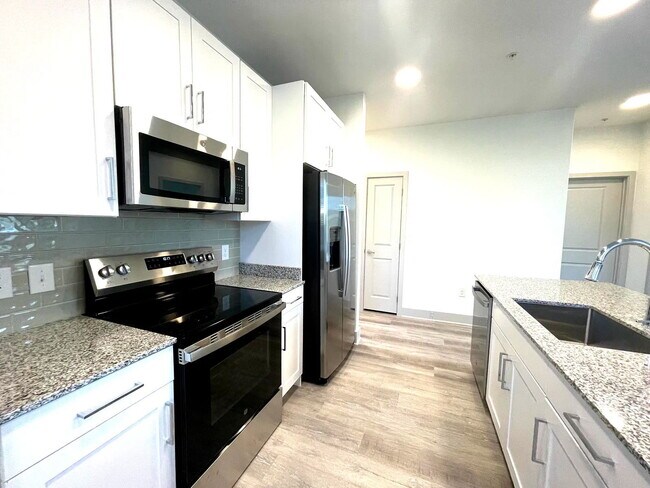 Building Photo - 8010 Blue Goose Rd