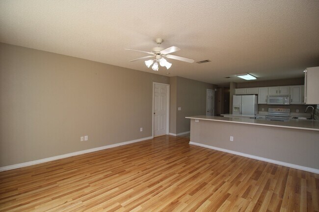 Building Photo - 2BD/2BA Patio Home Near NAS with Fenced Ya...