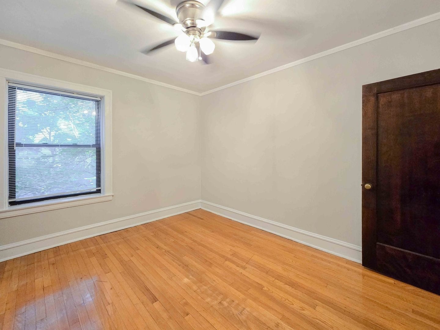 Building Photo - 5057 N Wolcott Ave