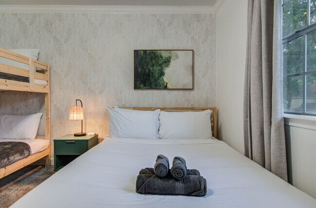 Building Photo - 5135 Westerham Pl