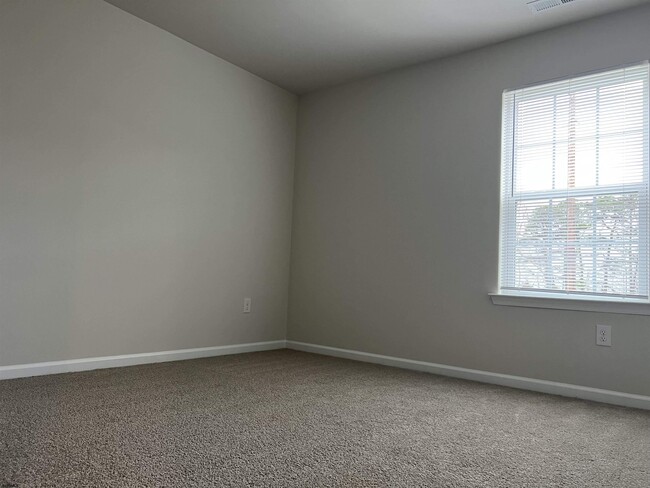 Building Photo - 109 Malibu Dr