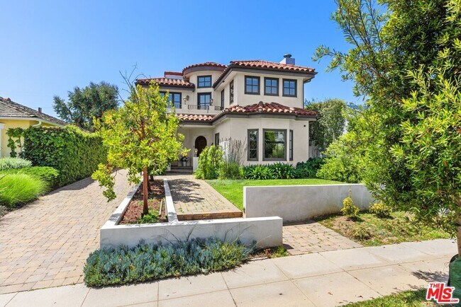 Building Photo - 1024 25th St