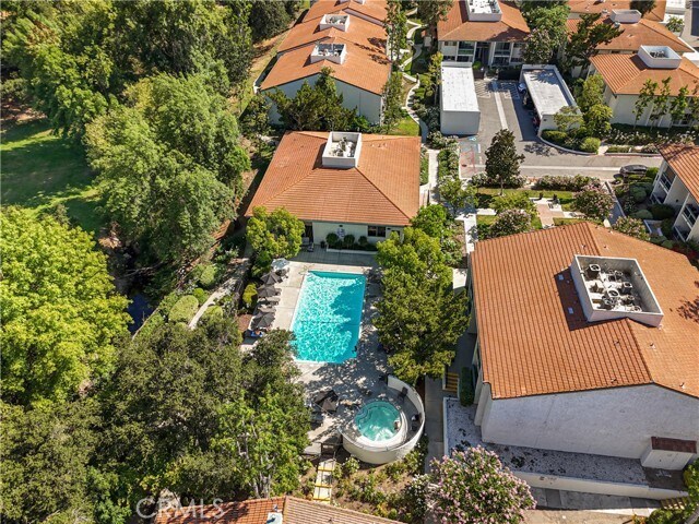 Building Photo - 4732 Park Granada