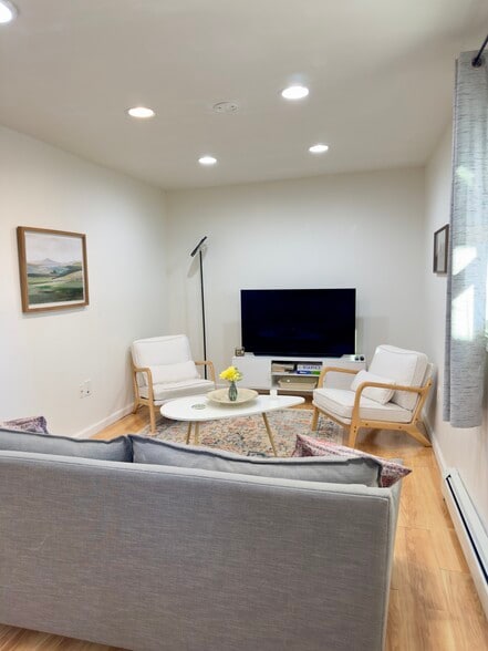 Primary Photo - 26A Park St