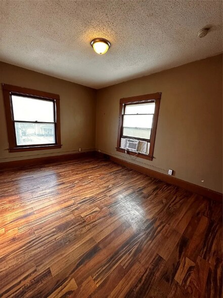 Building Photo - 1148 36th St