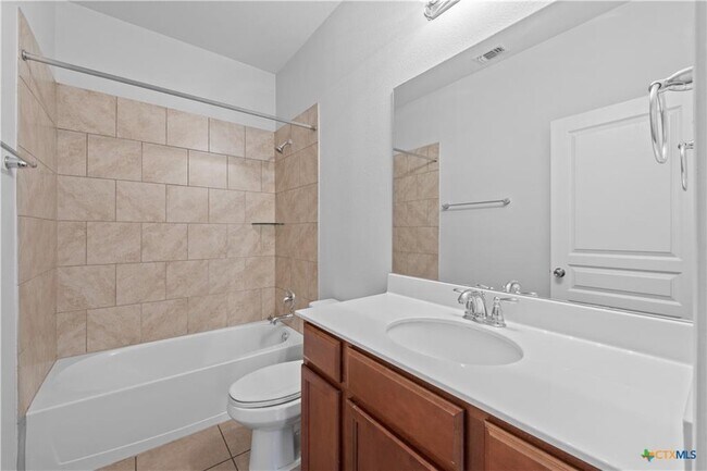 Building Photo - 715 Wyndham Hill Pkwy