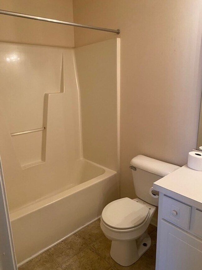 Building Photo - Jayne Lane Duplexes - Bldg 1