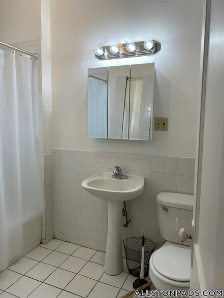 Building Photo - 1254 Commonwealth Ave