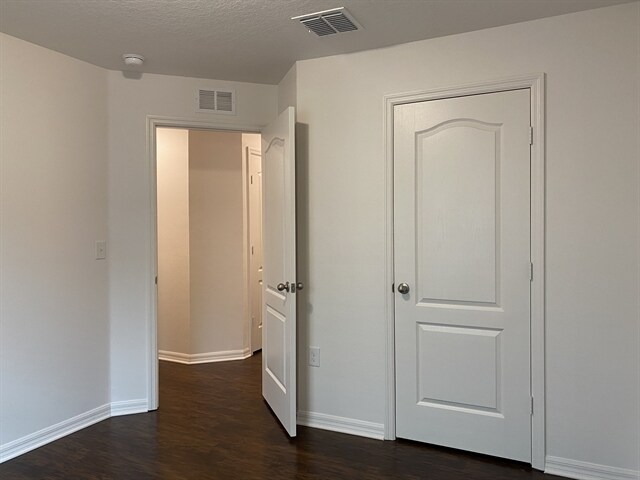 Building Photo - 1116 Brenton Leaf Dr