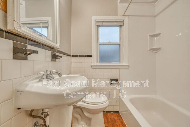 Building Photo - 9616 Mason Ave