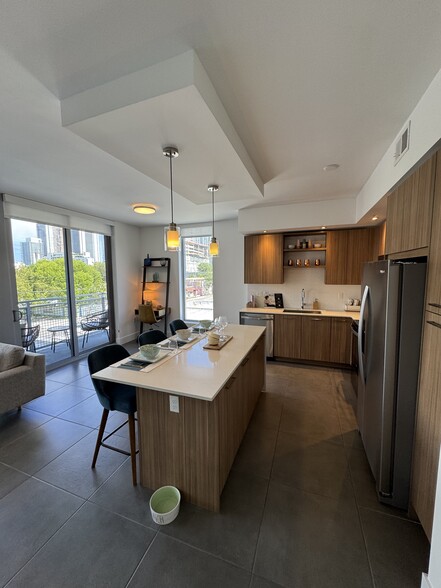 Building Photo - 250 NE 27th St