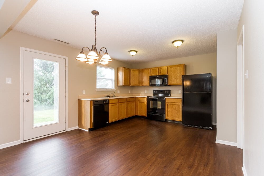 Building Photo - 924 Bentgrass Dr
