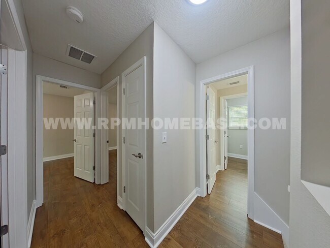 Building Photo - 147 Gillis Dr