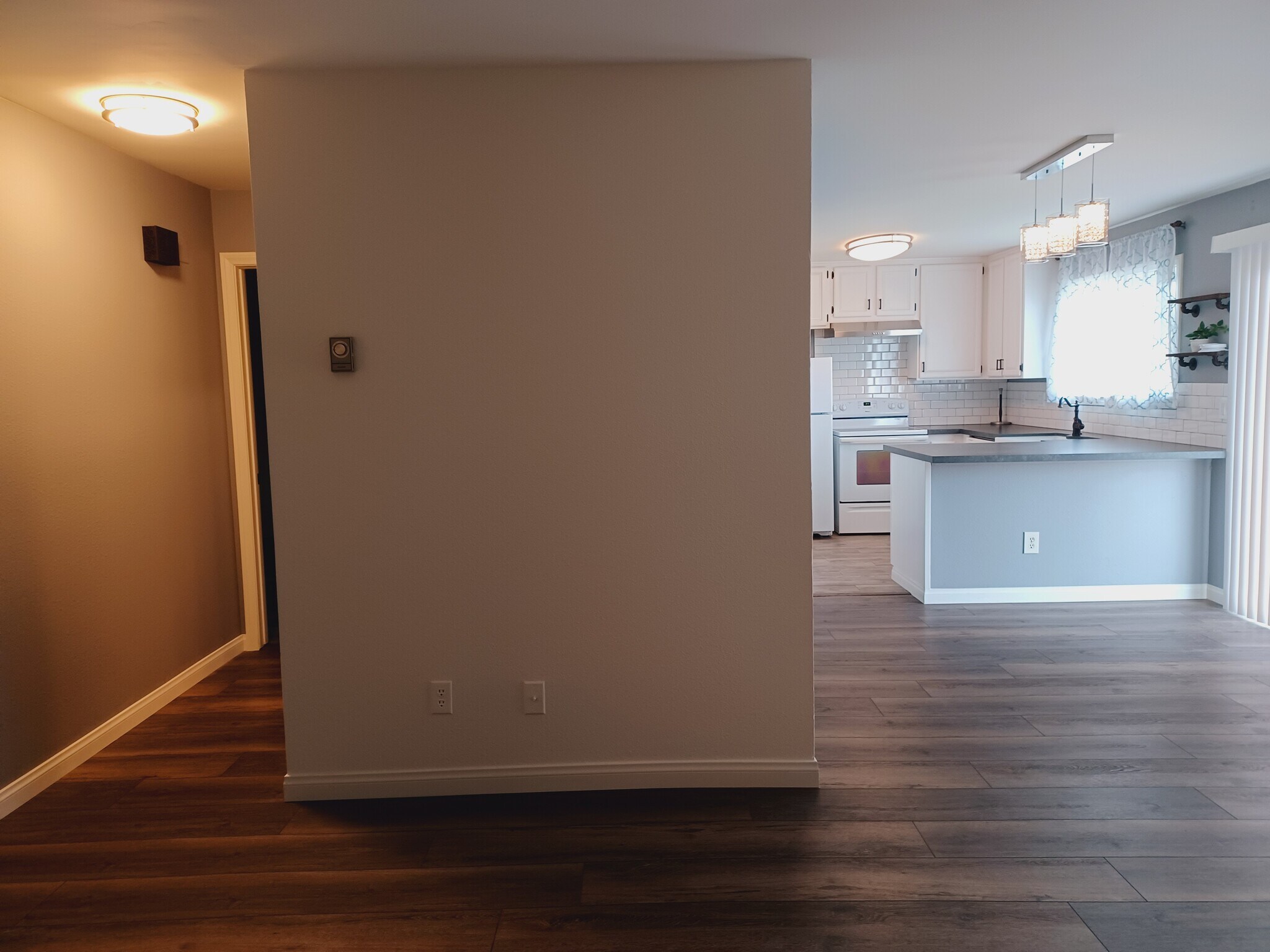 Building Photo - 3664 Clairemont Dr