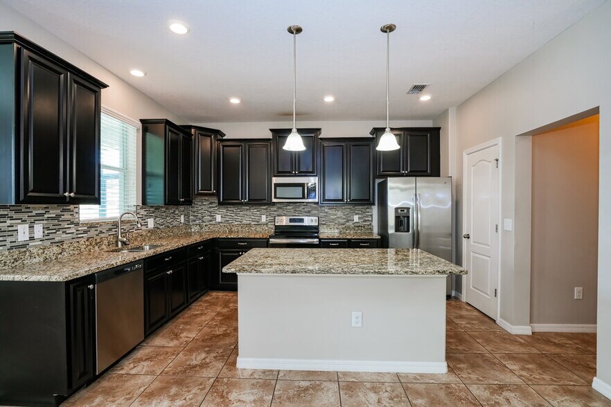 Building Photo - 13946 Lugano Ct