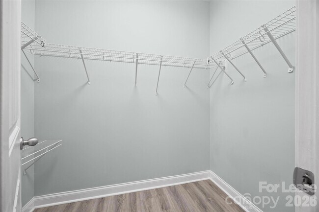 Building Photo - 2090 Shady Pond Dr