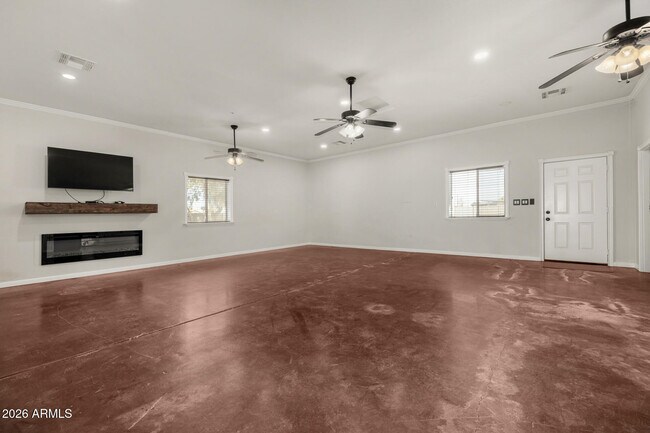 Building Photo - 2266 E Willis Rd