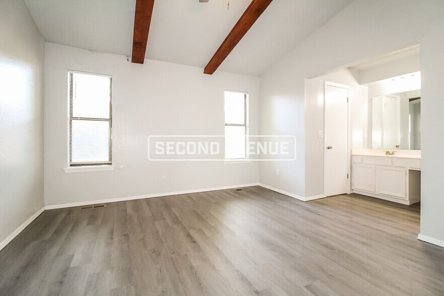 Building Photo - 2621 SW 103rd St