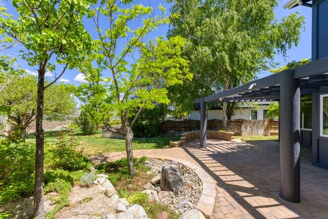 Building Photo - Interior Style you want, in the School zones you want, Plus Panoramic Views!