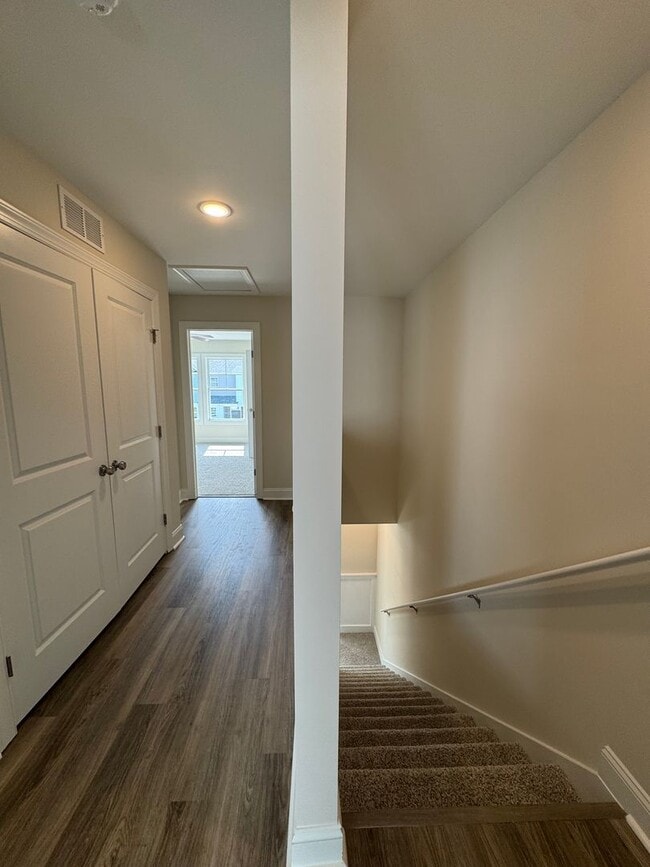 Building Photo - Stunning Townhome in Sneads Ferry