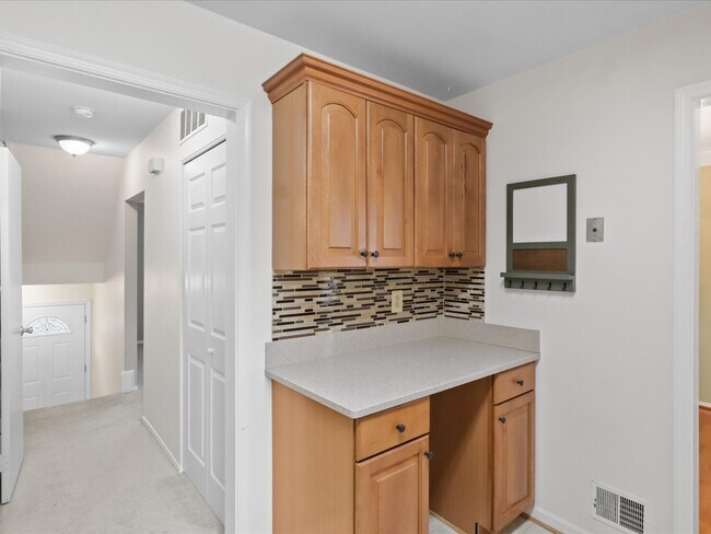 Building Photo - 8403 Thompson Rd