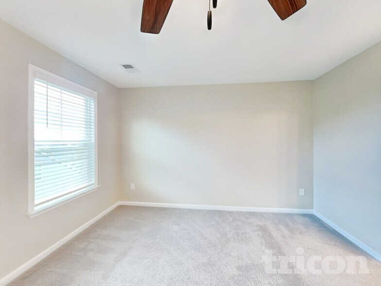 Building Photo - 120 Dunnsmore Dr