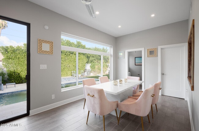 Building Photo - 8620 E Plaza Ave