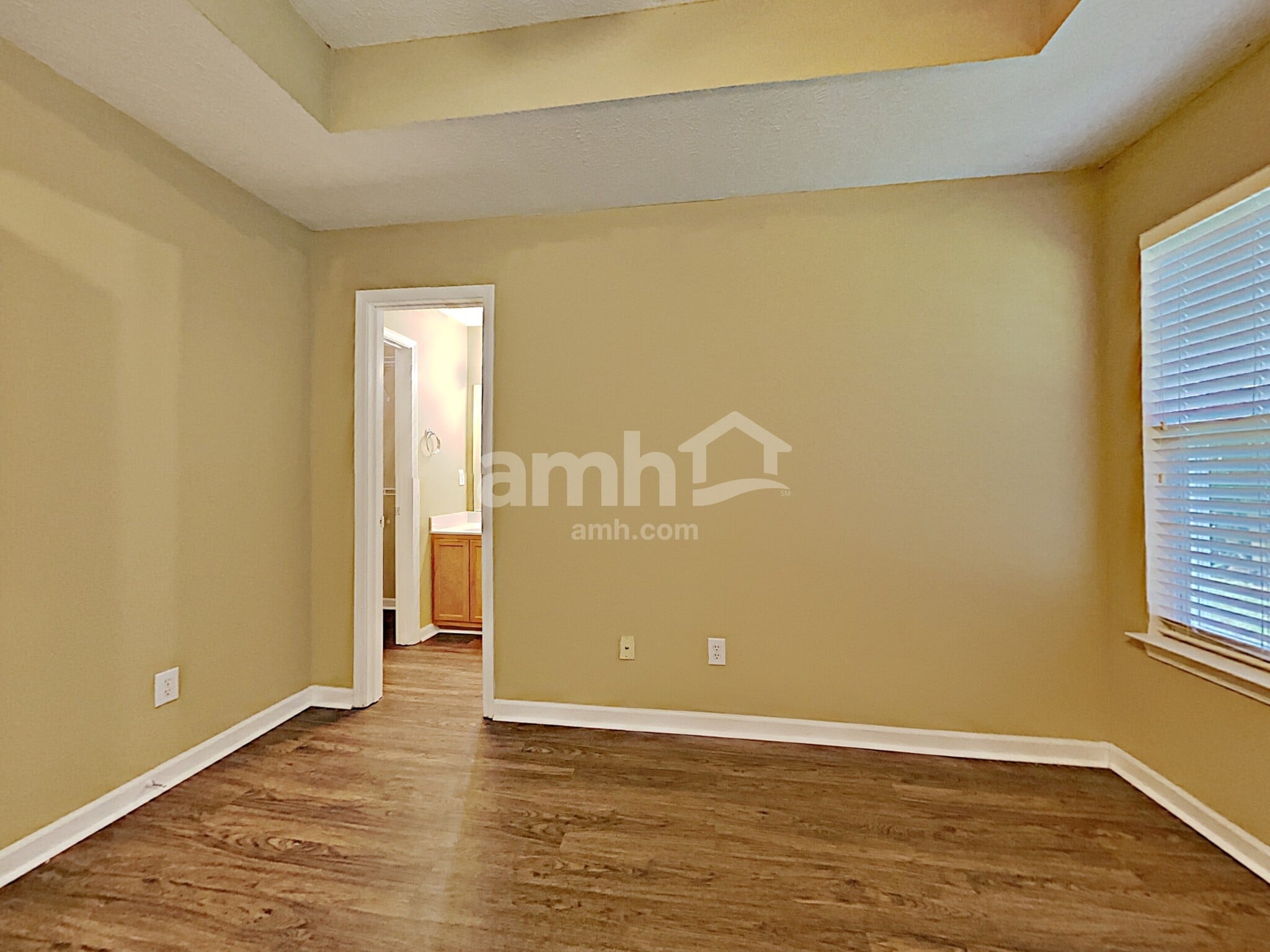 Building Photo - 1883 Portview Dr