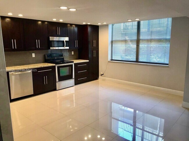 Building Photo - 20381 NE 30th Ave