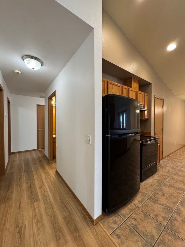 Building Photo - Modern 3BR/2BA Rental with Large Kitchen &...