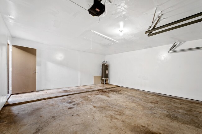 Building Photo - 9302 Claridge Dr