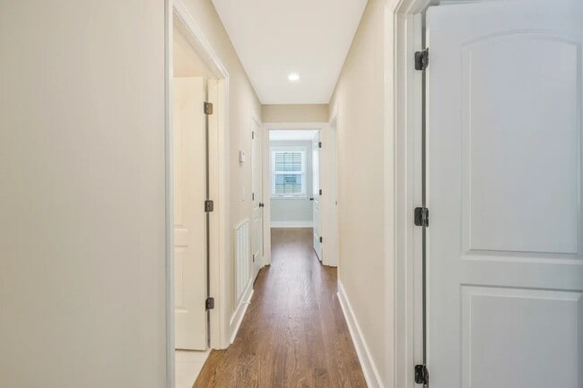 Building Photo - 5008 Suter Dr