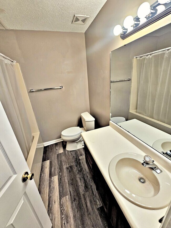 Building Photo - 2824 Wimberly Dr SW