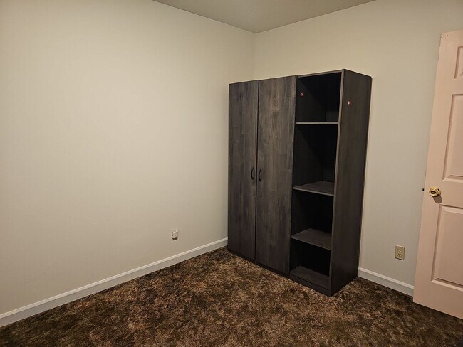 Building Photo - APPROVED APPLICATION* Charming 3 Bedroom Cottage with Private Patio in Lewiston, ID