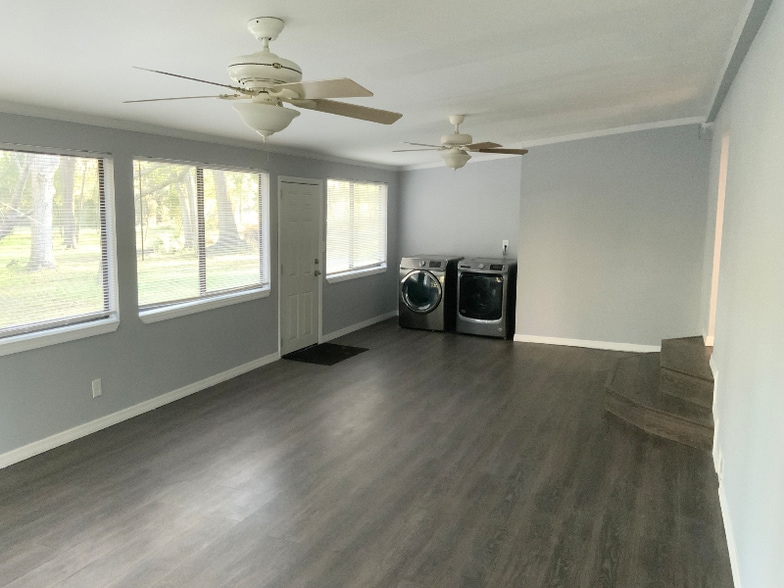 Building Photo - 6253 SW County Rd 240