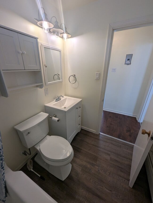 Building Photo - 312