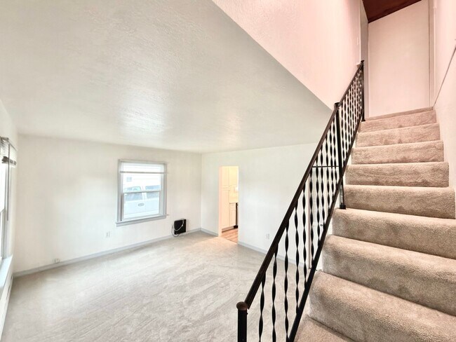Building Photo - Charming Everett Home with Spacious Backyard, Garage, and Bonus Flex Spaces