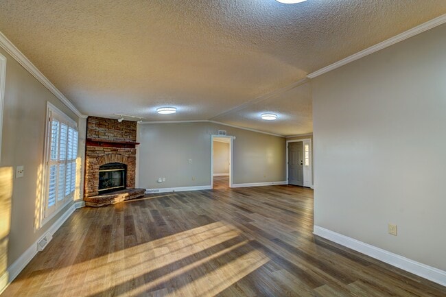 Building Photo - 2210 Stony Point Rd