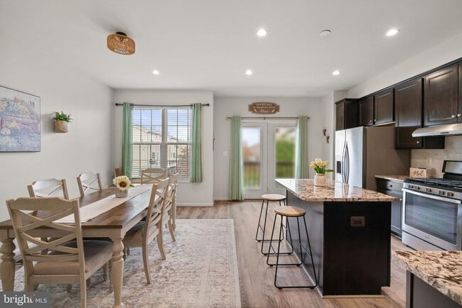 Building Photo - 15981 Marsh Pl