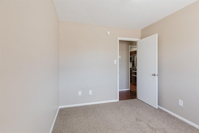 Building Photo - Cute, Clean Brick Home